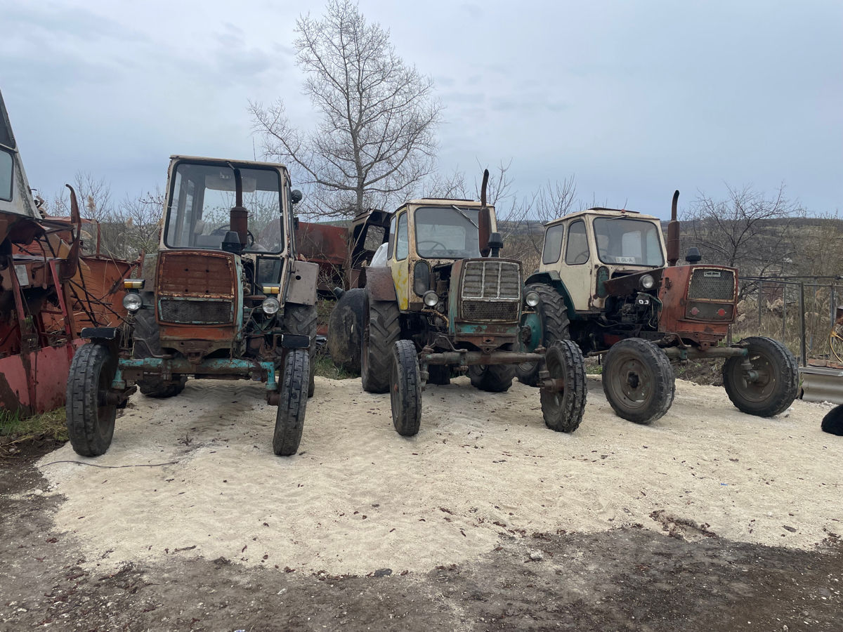 3 tractoare de vânzare foto 0