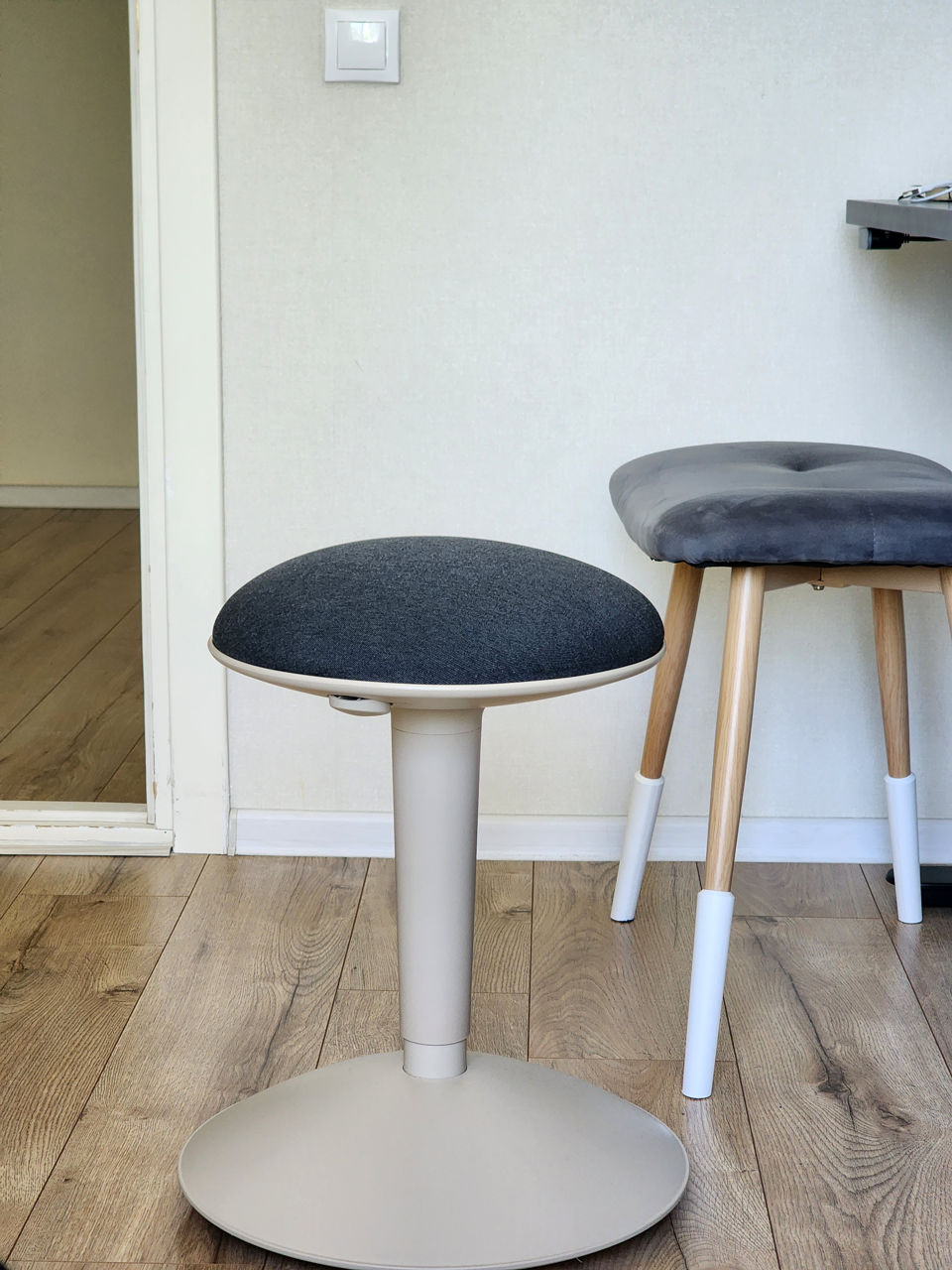 Scaun ergonomic IKEA Nilserik (pentru masa reglabila) foto 4