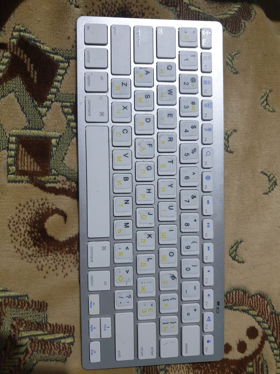 Клавиатура 200 бельцы уступлю писать на 999мд
