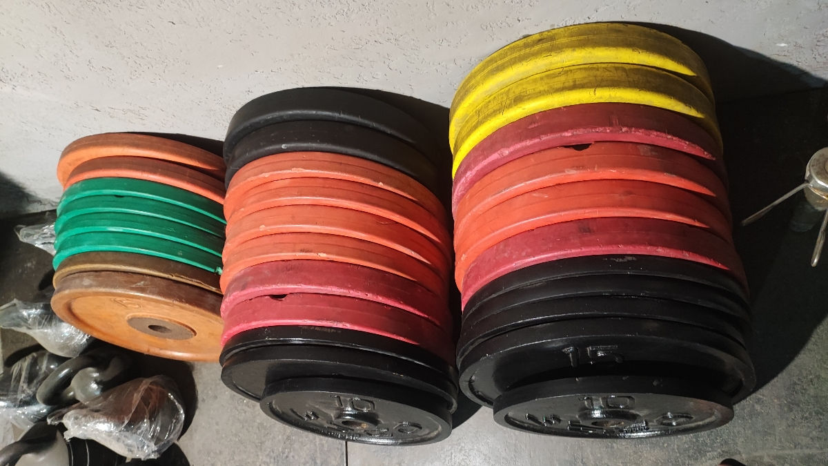 Скамия стойки штанга блины