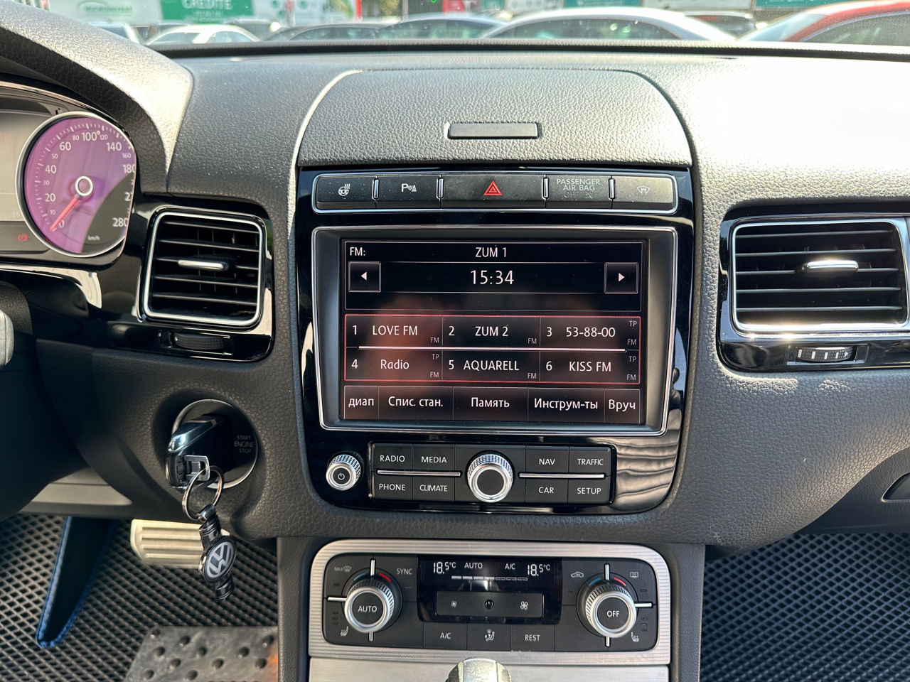 Volkswagen Touareg foto 12
