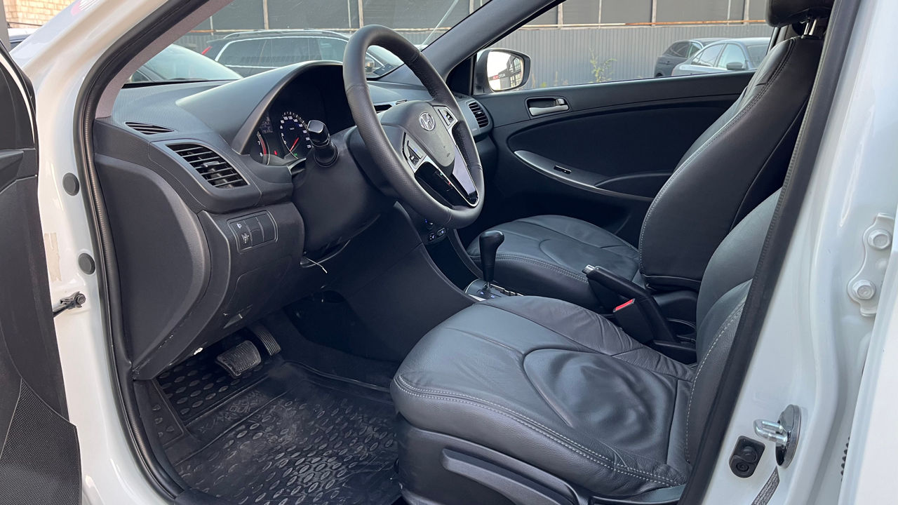 Hyundai Solaris фото 8