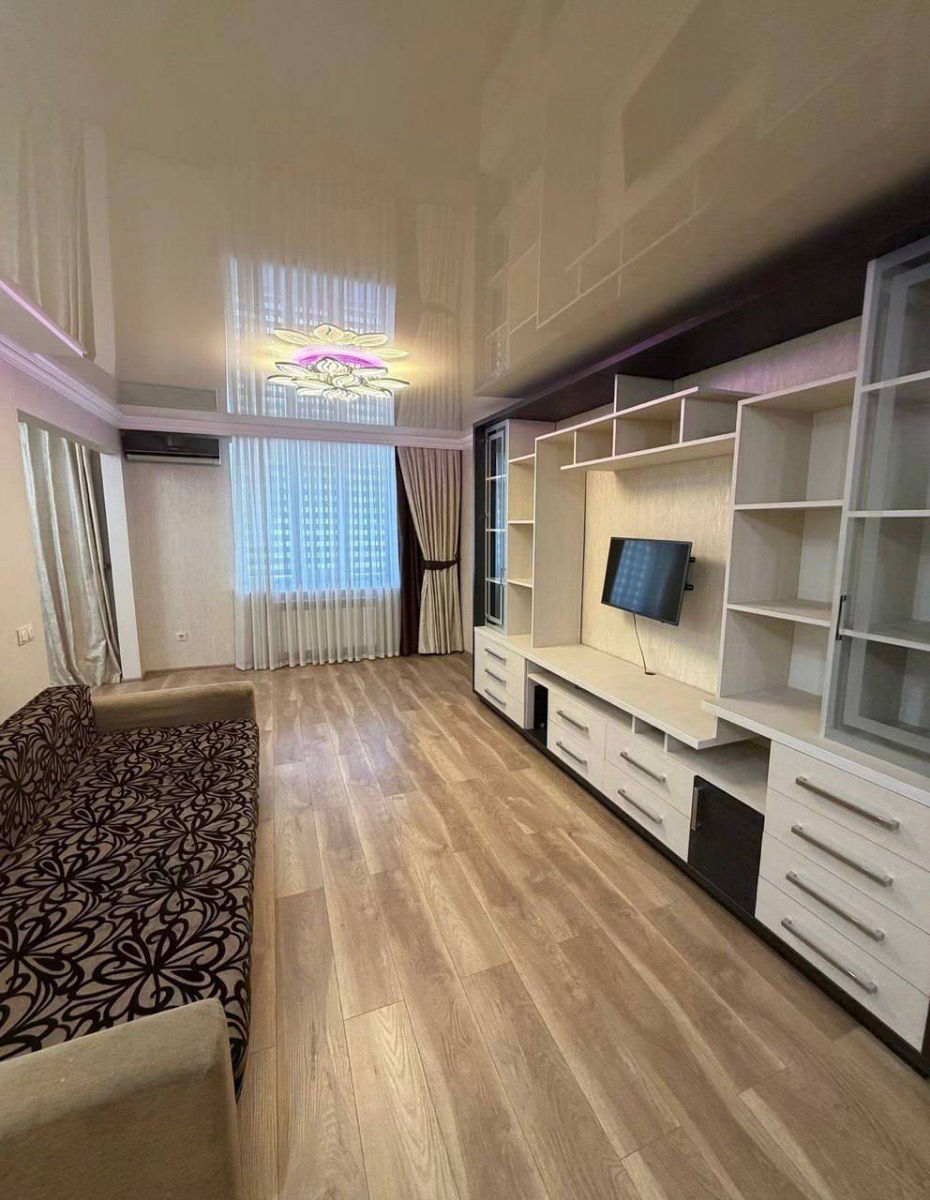 Apartament cu 3 camere, 67 m², 1 etaj