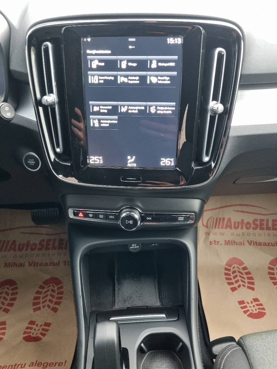 Volvo XC40 2023 photo 15