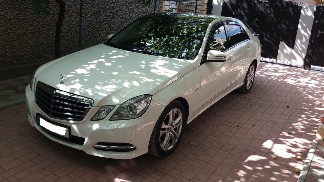 Mercedes E-Class foto 0