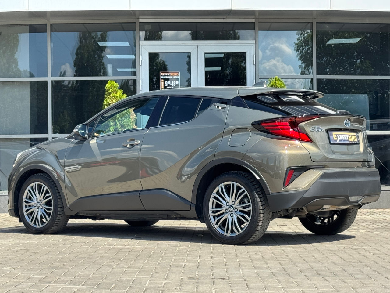 Toyota C-HR — фото 4