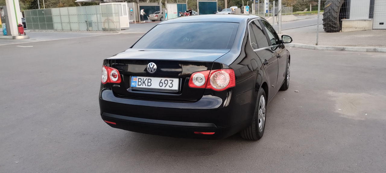 Volkswagen Jetta foto 2