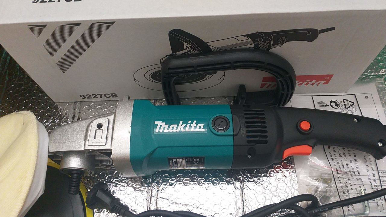 Куплю полировальную машину Makita 9227CB на запчасти