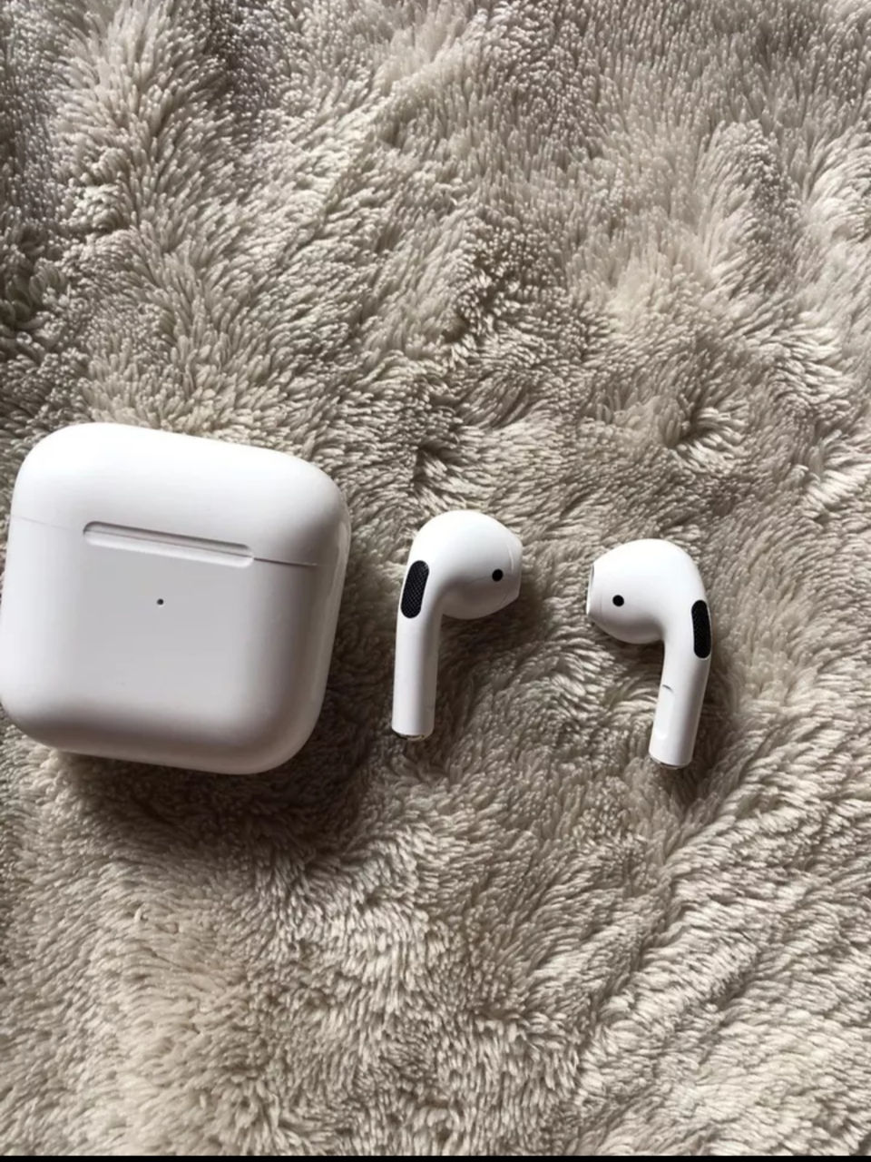 AirPods 4