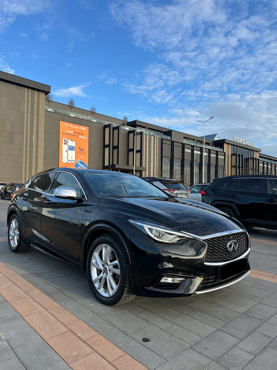 Infiniti Q30 фото 2