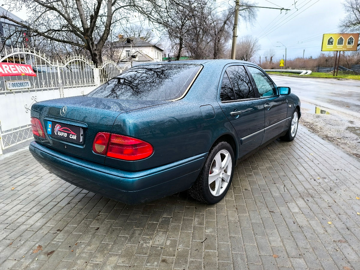 Mercedes E-Class foto 7