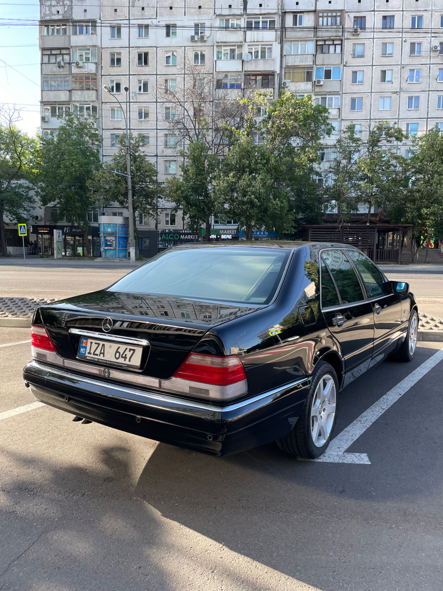 Mercedes S-Class foto 0