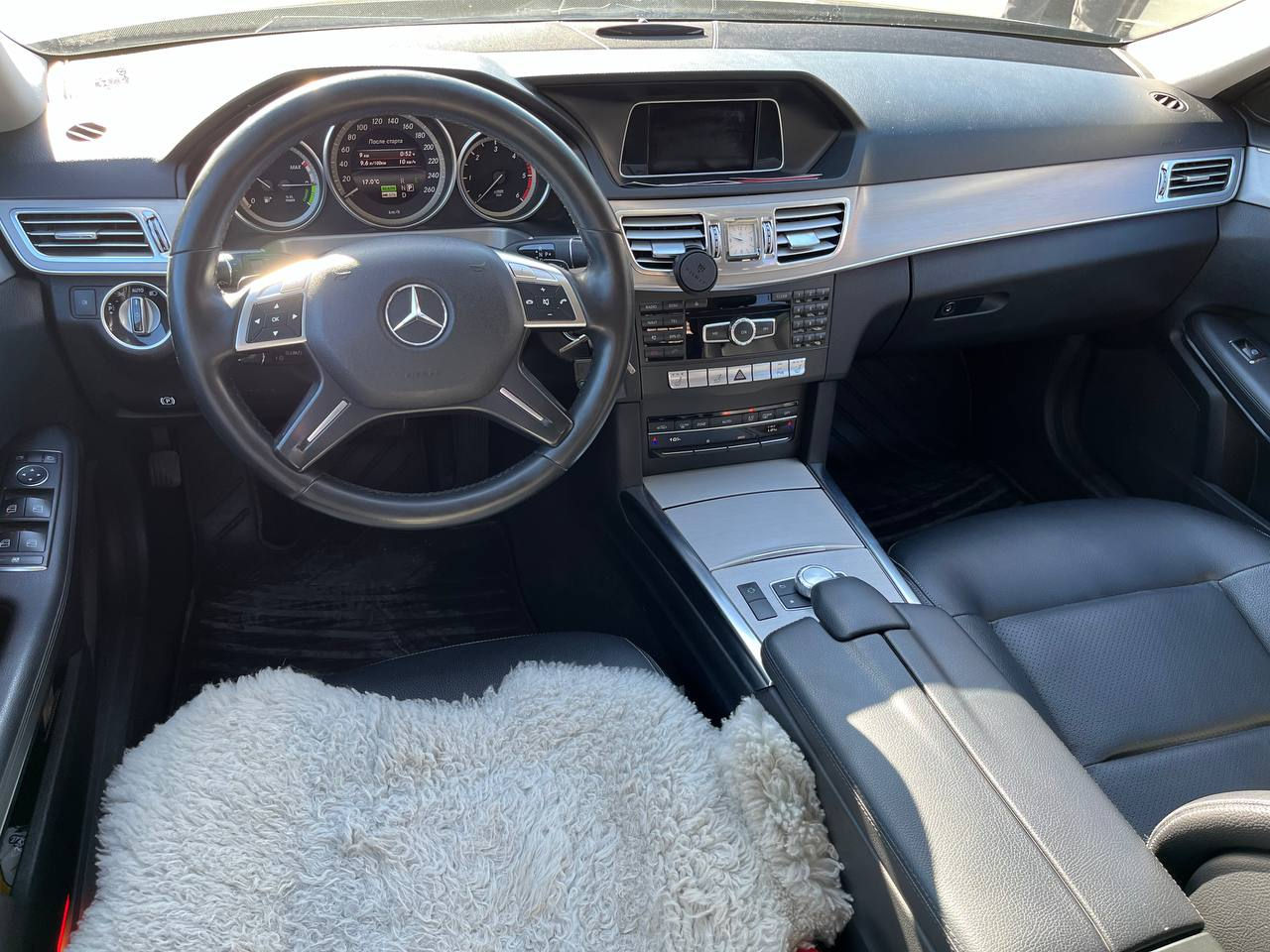 Mercedes E-Class foto 8