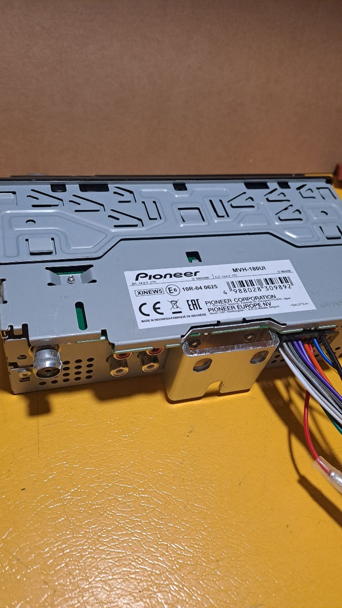 Pioneer mvh-180ui radiocasetofon магнитола  фото 3