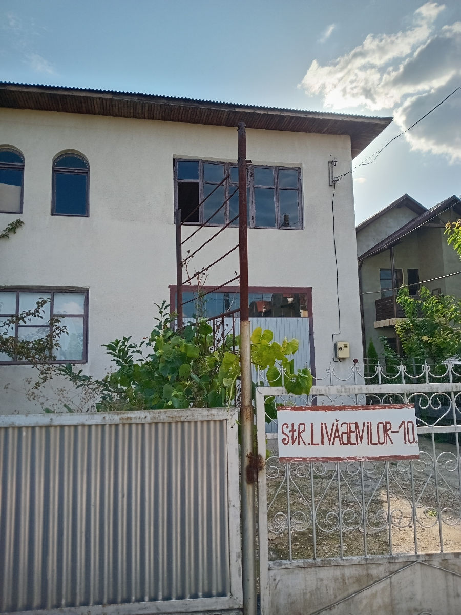 Casă 250 m²