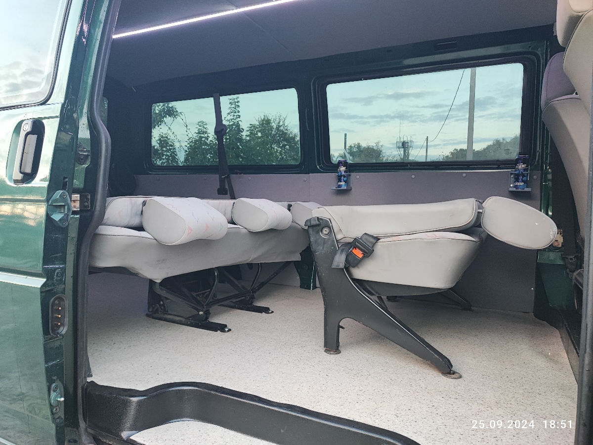 Volkswagen T4  - 7 locuri, Restaurat  Total.   8000 €  Preţ fix !!! foto 4