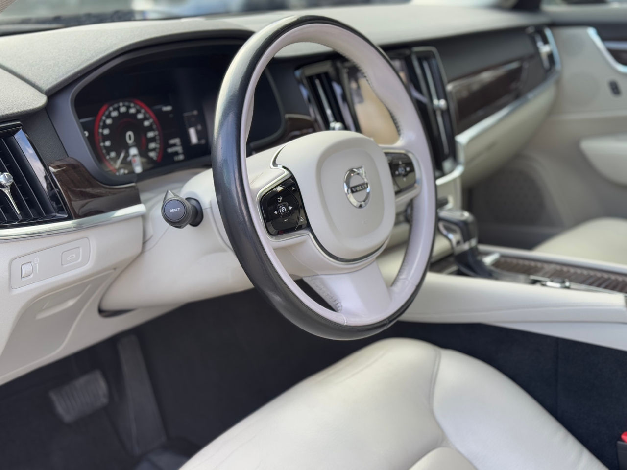 Volvo S90 foto 8