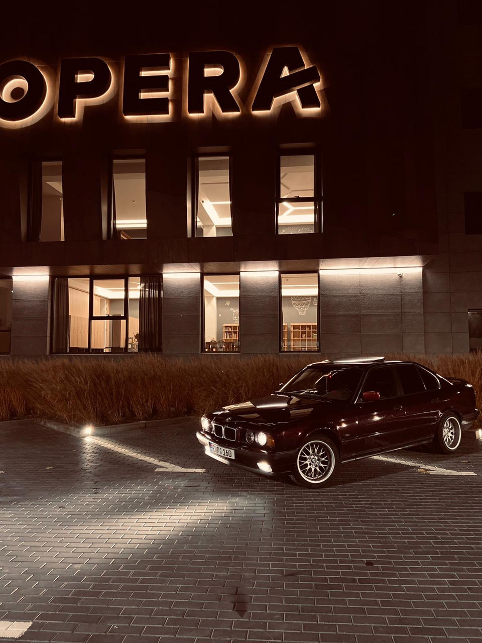 BMW 5 Series foto 4