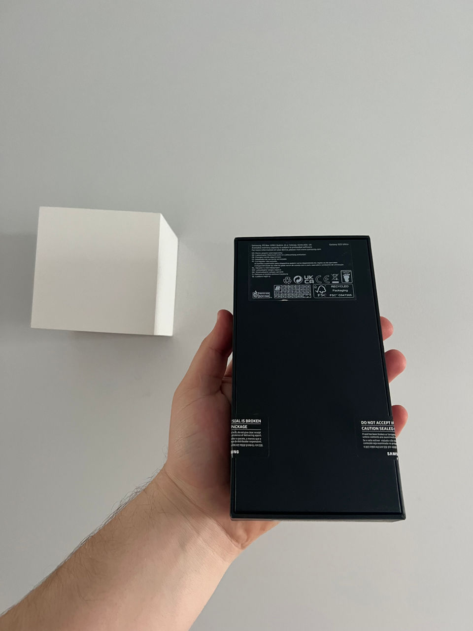 Vind Samsung Galaxy S22 Ultra 128Gb Burgundy Sigilat , Nou , Duos