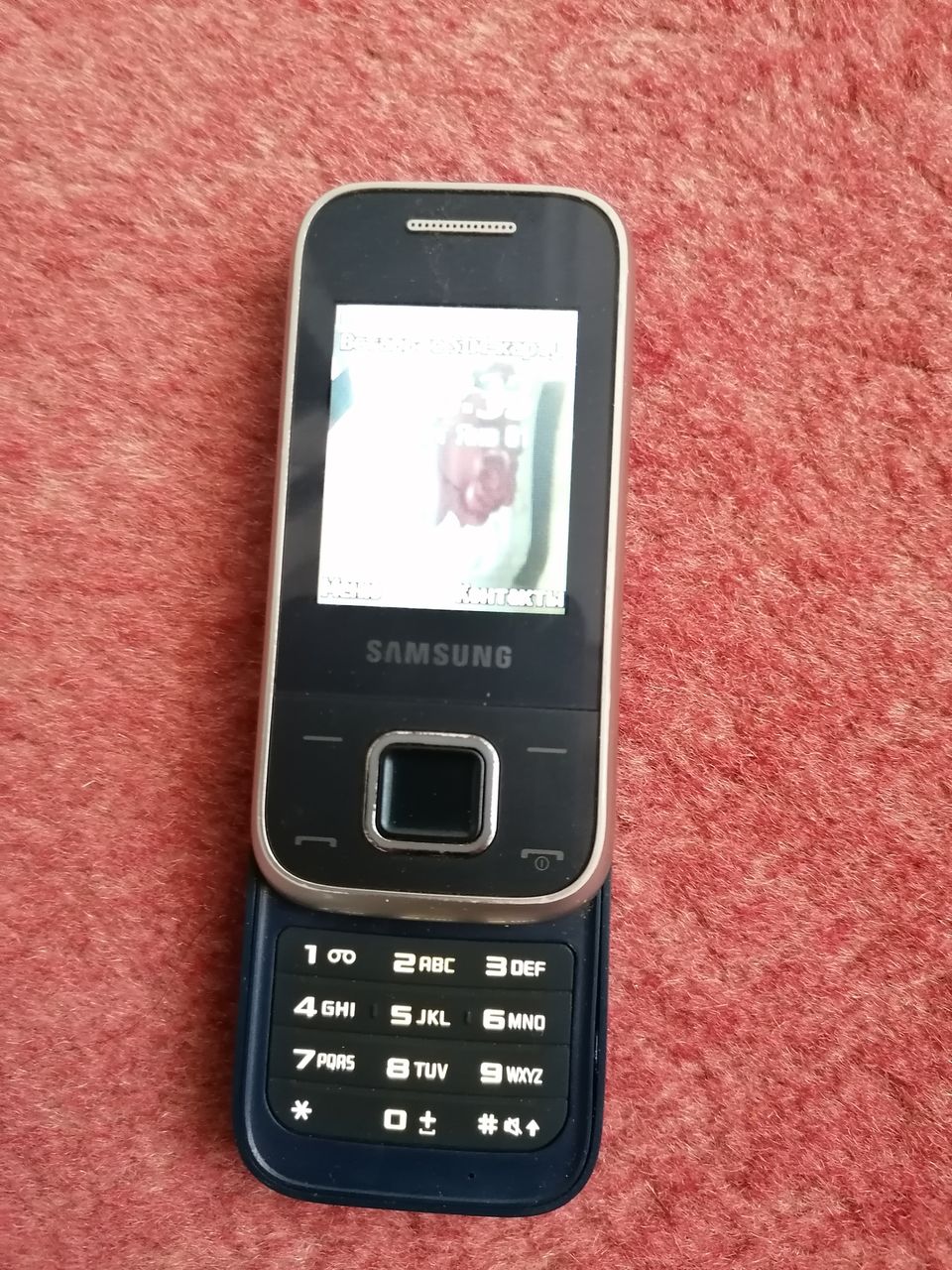 Продаю телефон Samsung