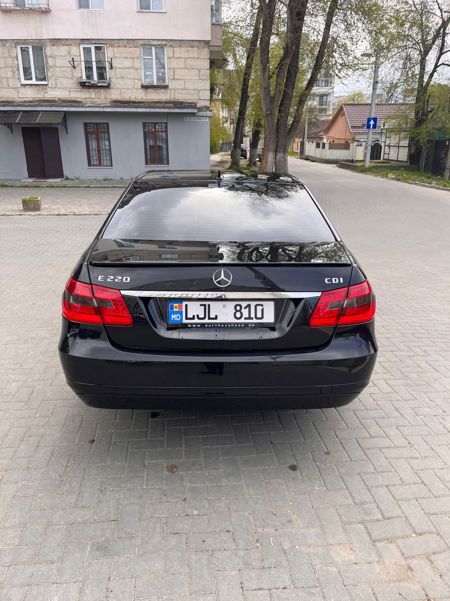 Mercedes E-Class фото 1