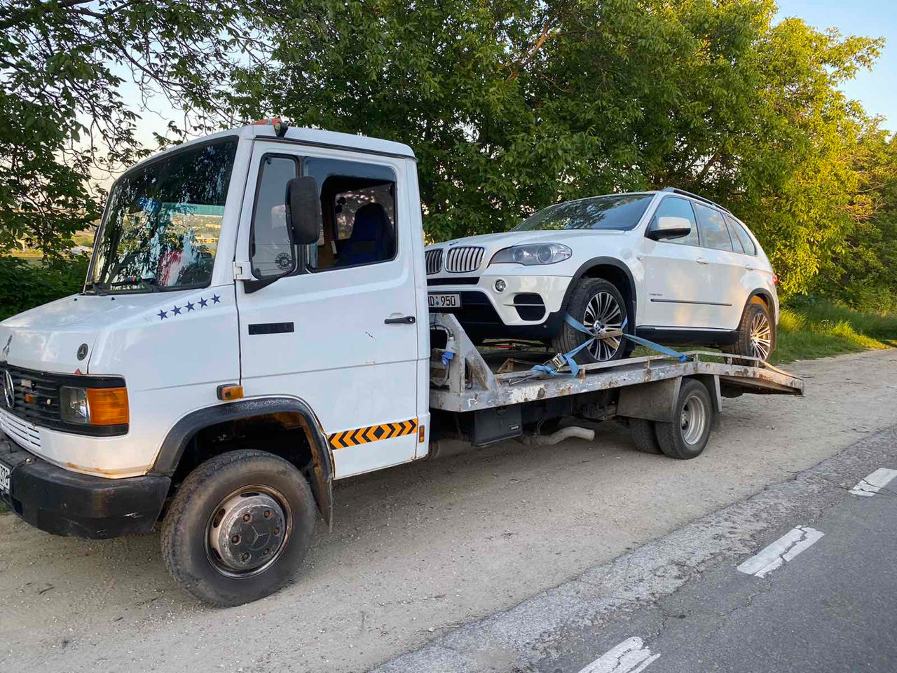 Evacuator 24/7 evacuator chisinau/ evacuator durlesti/ tractari auto pret bun foto 0