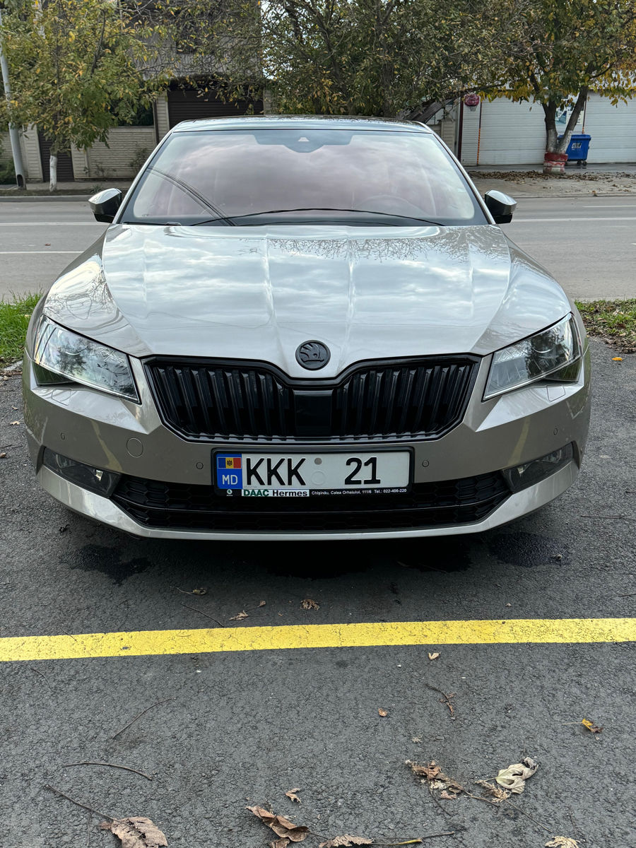 Skoda Superb foto 2