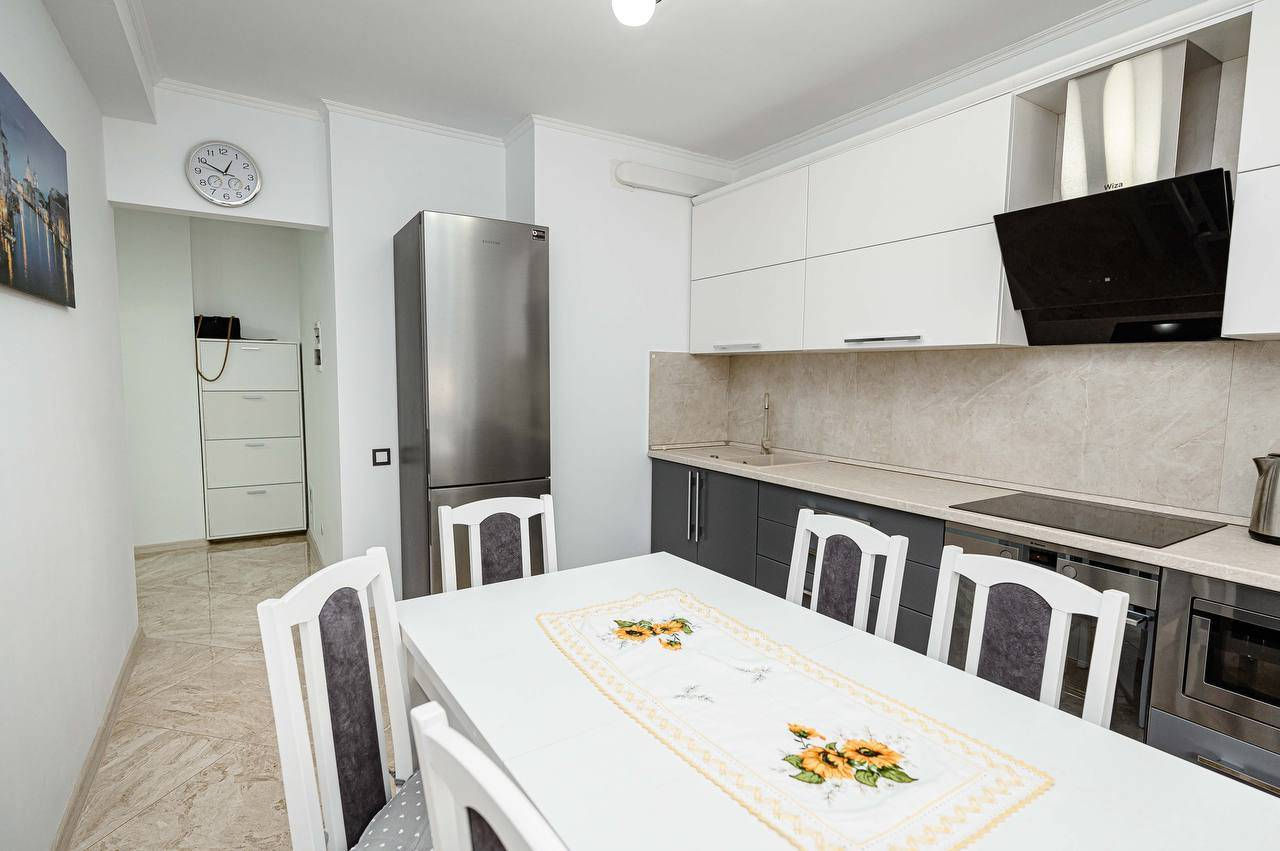 Apartament cu 2 camere, 60 m², Centru, Chișinău foto 0