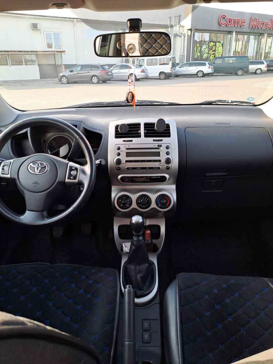 Toyota Urban Cruiser фото 6