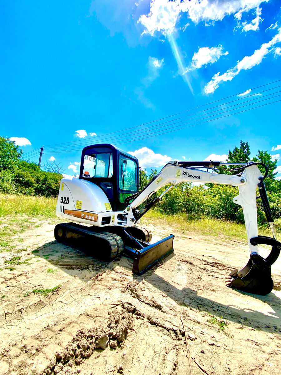 Mini excavator bobcat 325 foto 2