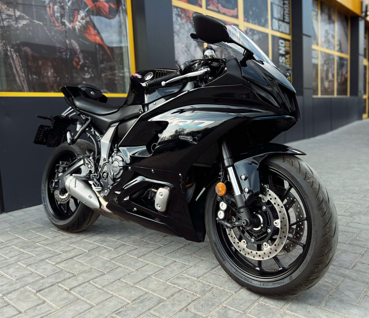 Yamaha R7