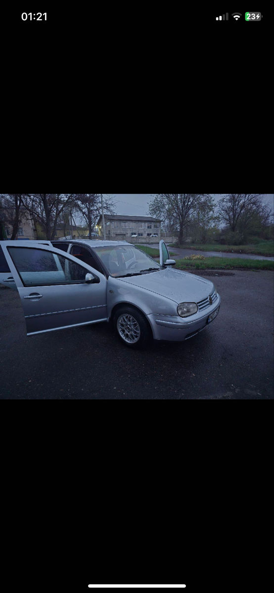 Volkswagen Golf foto 1