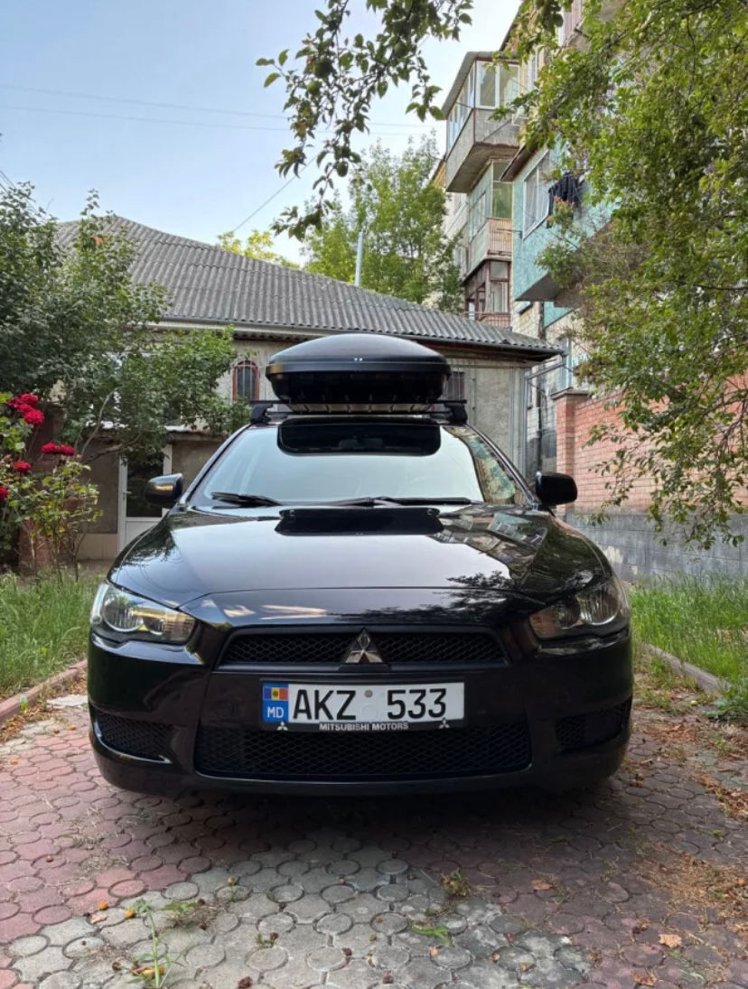 Mitsubishi Lancer foto 1