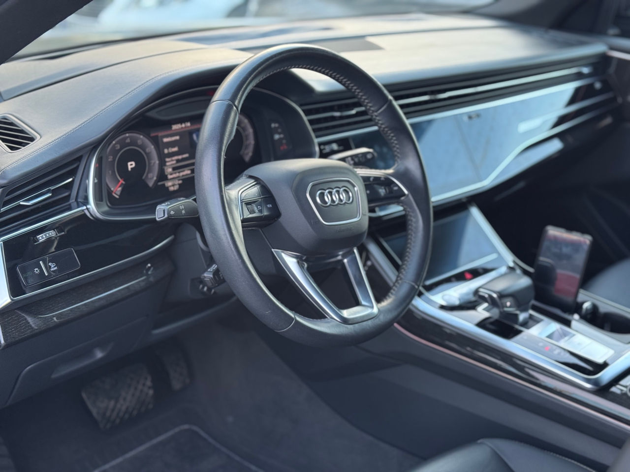 Audi Q8 foto 7