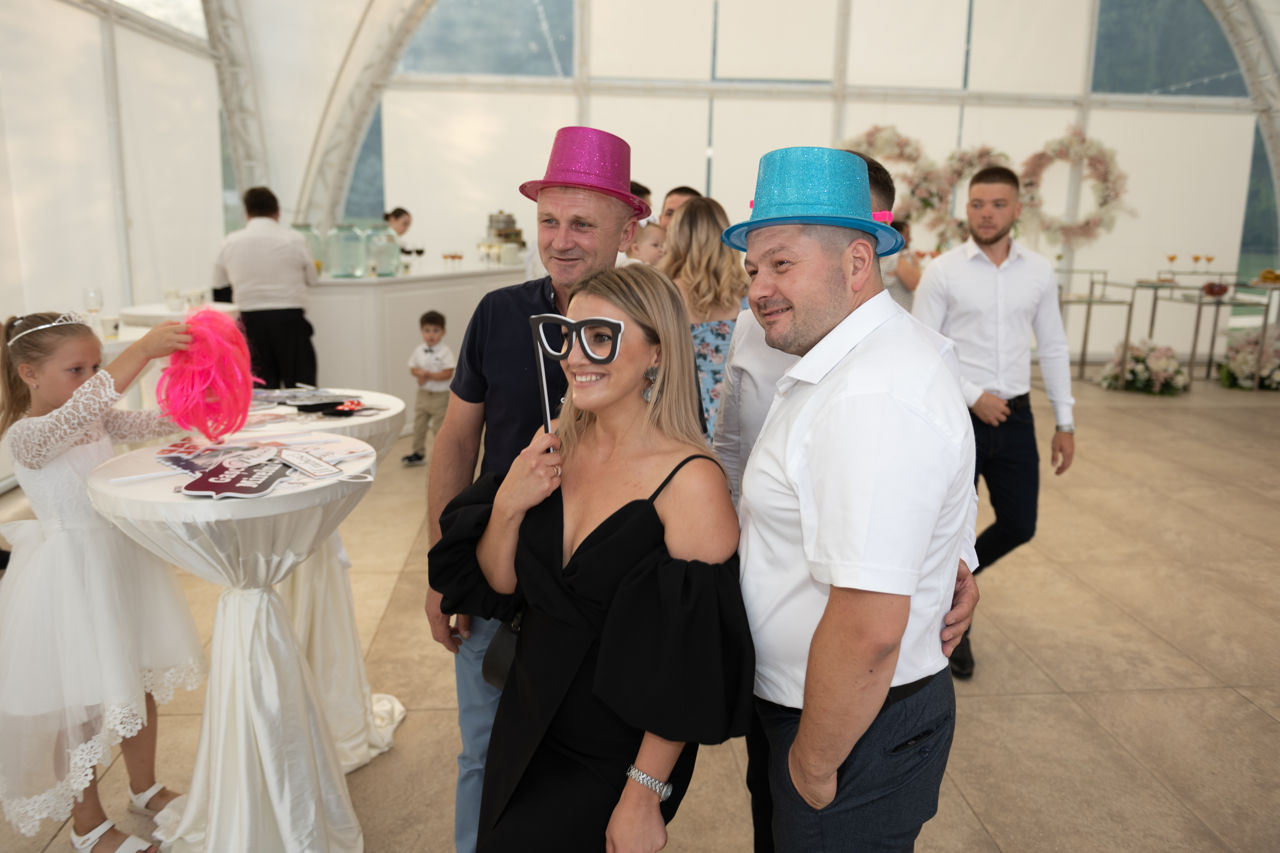 Selfie Box pentru nunta. Cabina foto pentru nunta foto 7