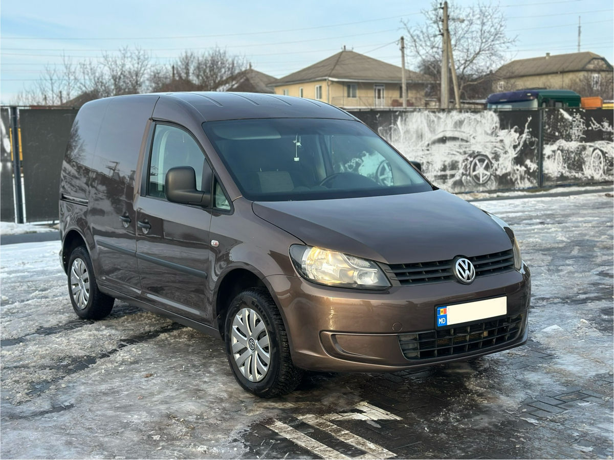 Volkswagen Caddy an. 2011 cu rulaj 220000 km, Diesel, 5800 €