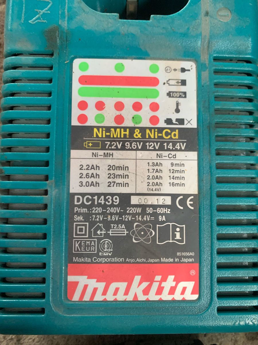 Аккумуляторный ударный гайковерт Makita 6918 foto 2