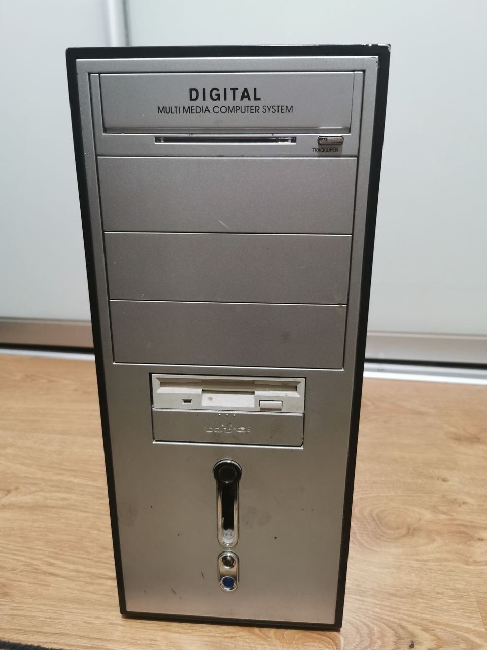 Calculator de masă foto 4