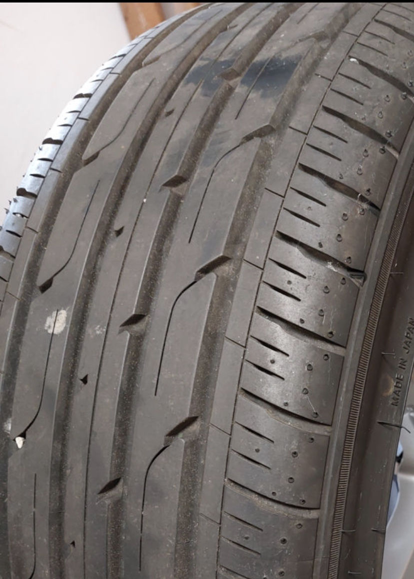 Шины Toyo R17 215/45 4шт
