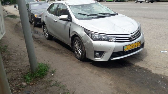 Cumpar Avensis , Avensis Verso , Auris ,Aygo ,Previa ,  Rav -4 ,  Corola , Corola Verso , Yaris... foto 1