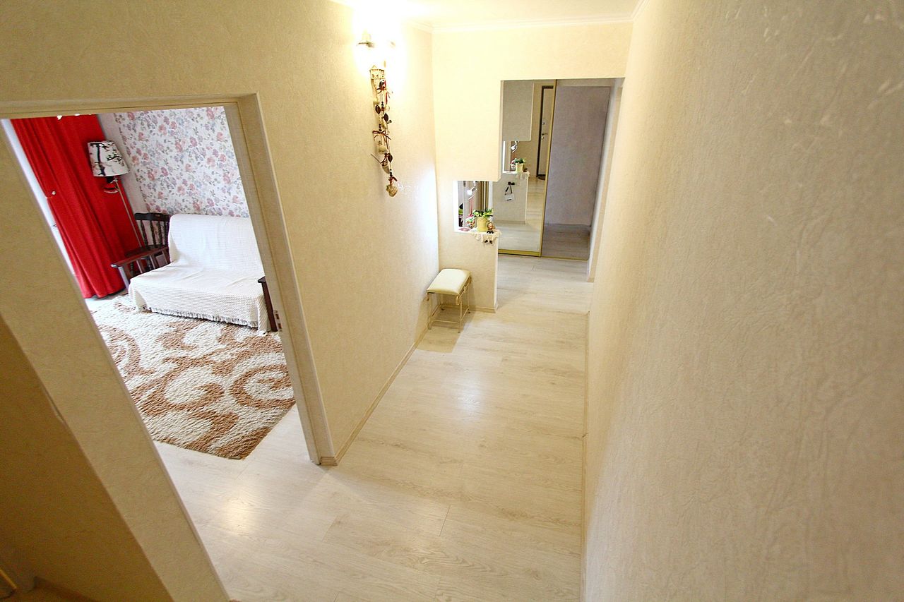 Apartament cu 2 camere, 60 m², Botanica, Chișinău foto 2