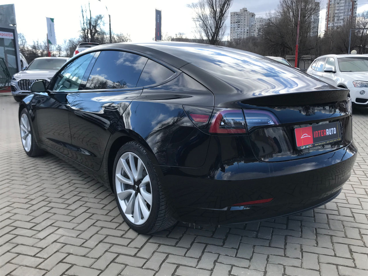 Tesla Model 3 foto 7