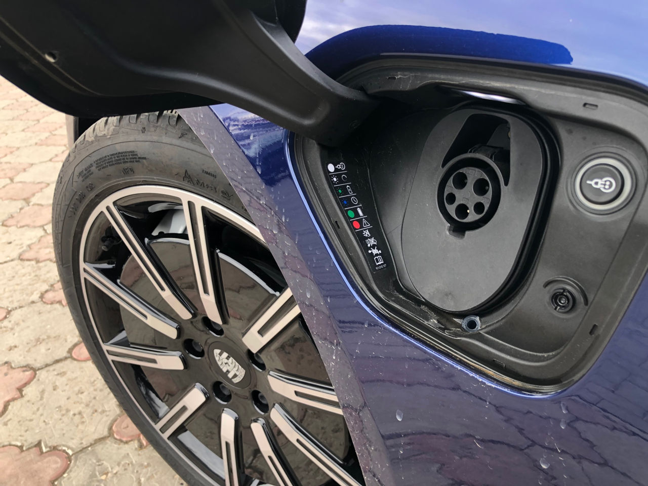 Porsche Taycan foto 6