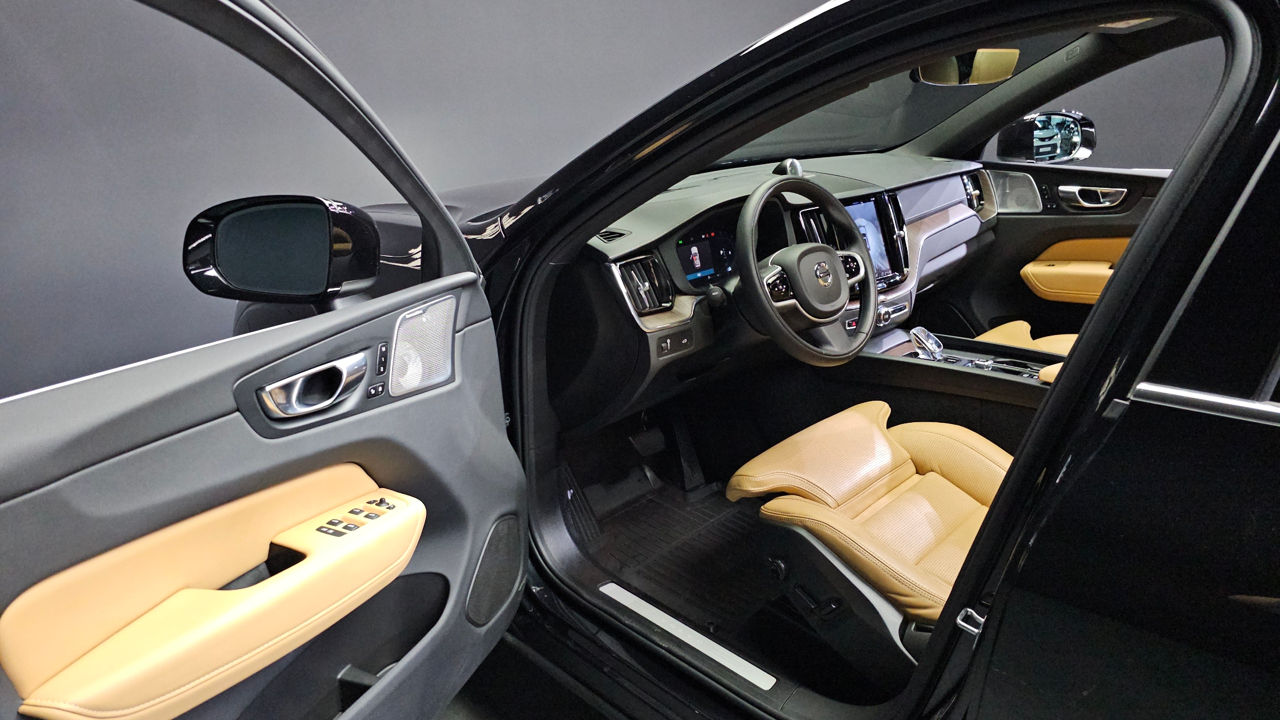 Volvo XC60 фото 2
