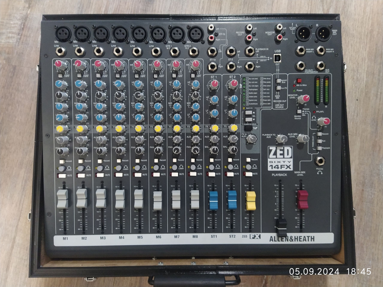 Allen & Heath ZED60-14FX (incorporat in case) - 390 euro foto 0