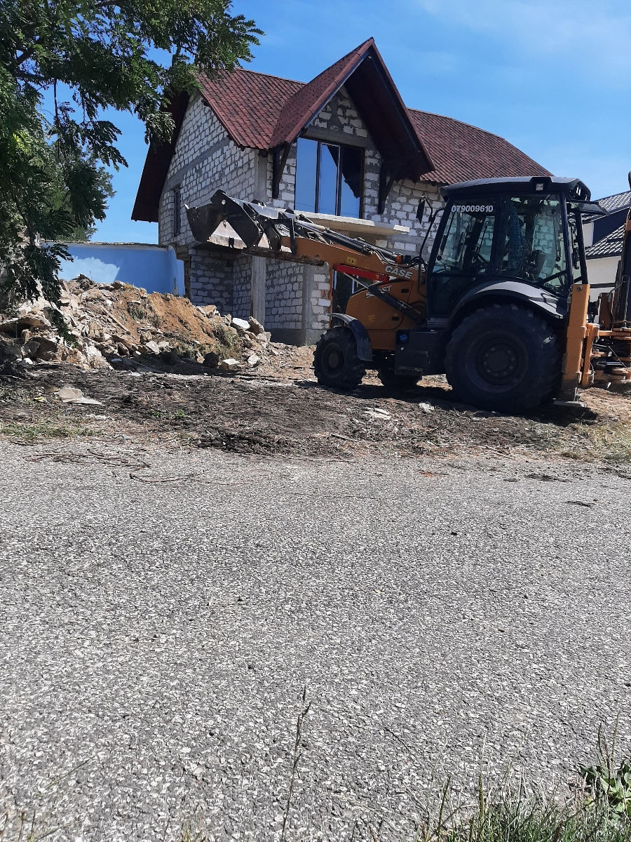 Servicii de excavare TVA 20 % excavator  buldoexcavator tractor Эсковаторные услуги Бульдо Эсковатор фото 0