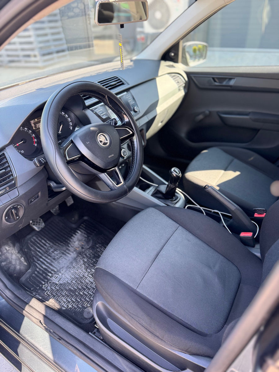 Skoda Fabia foto 8