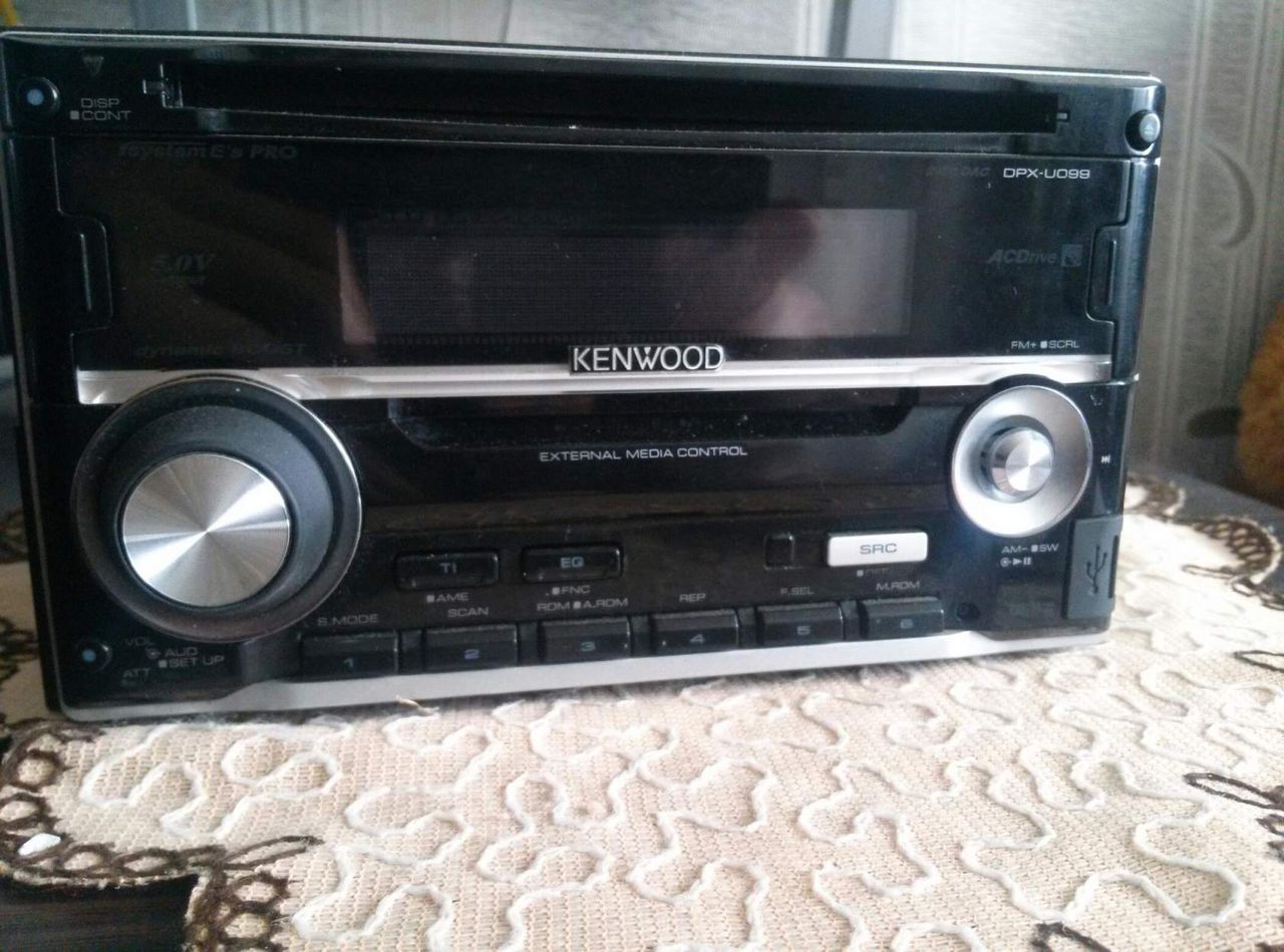 Продам 2 автомагнитолы kenwood и pioneer