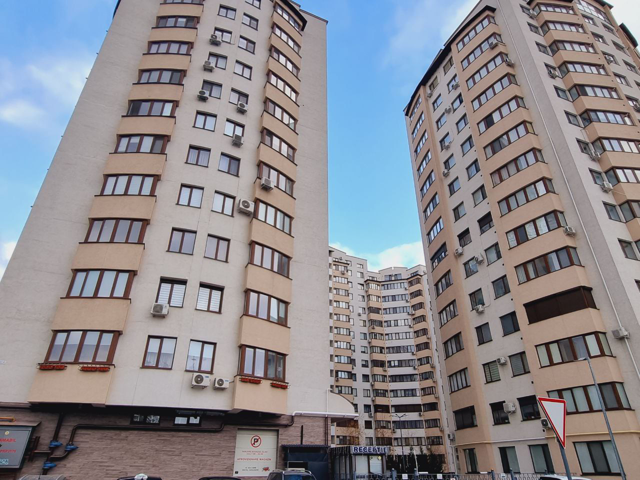 Apartament cu 5 camere sau mai multe, 184 m², Botanica, Chișinău foto 1