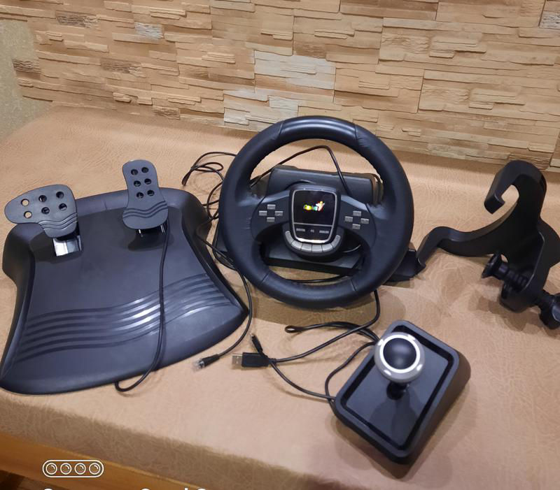 Продам игровой руль для ПК вращение руля 900 градусов имеет обратную связь